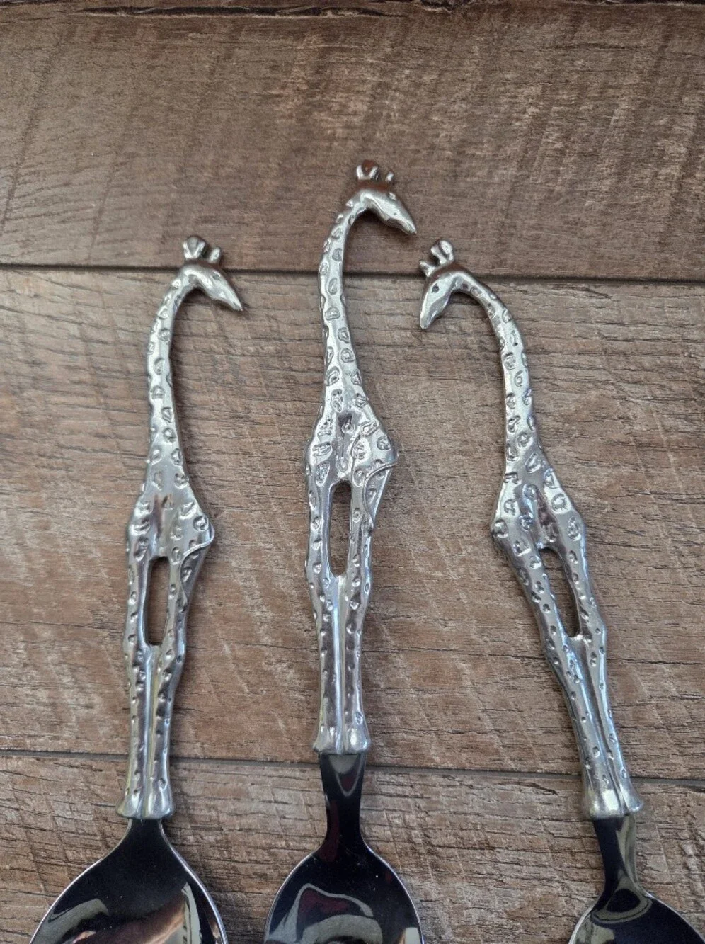 GIRAFFE SALAD SERVERS LARGE +SERVING SPOON-EARTHANGEL